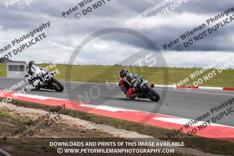 cadwell no limits trackday;cadwell park;cadwell park photographs;cadwell trackday photographs;enduro digital images;event digital images;eventdigitalimages;navarra;no limits trackdays;peter wileman photography;racing digital images;trackday digital images;trackday photos